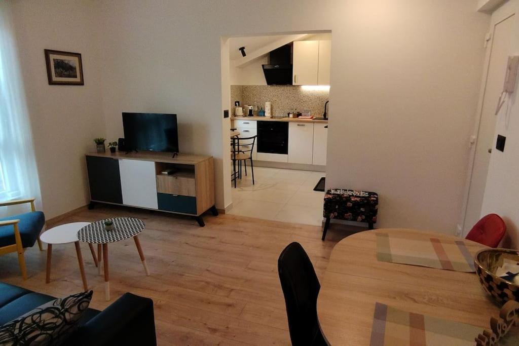 Cute Apartment Marla Art Close To Center Pula Exterior foto