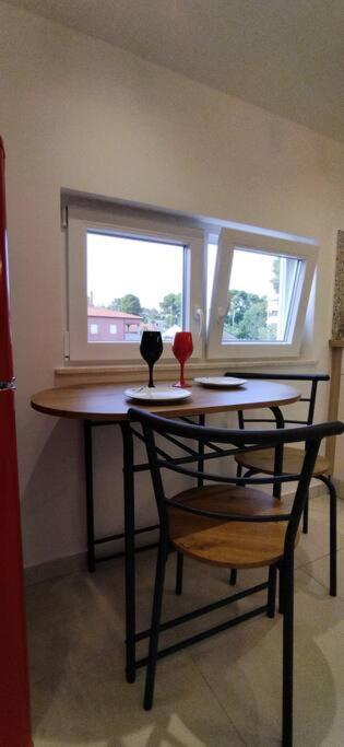 Cute Apartment Marla Art Close To Center Pula Exterior foto